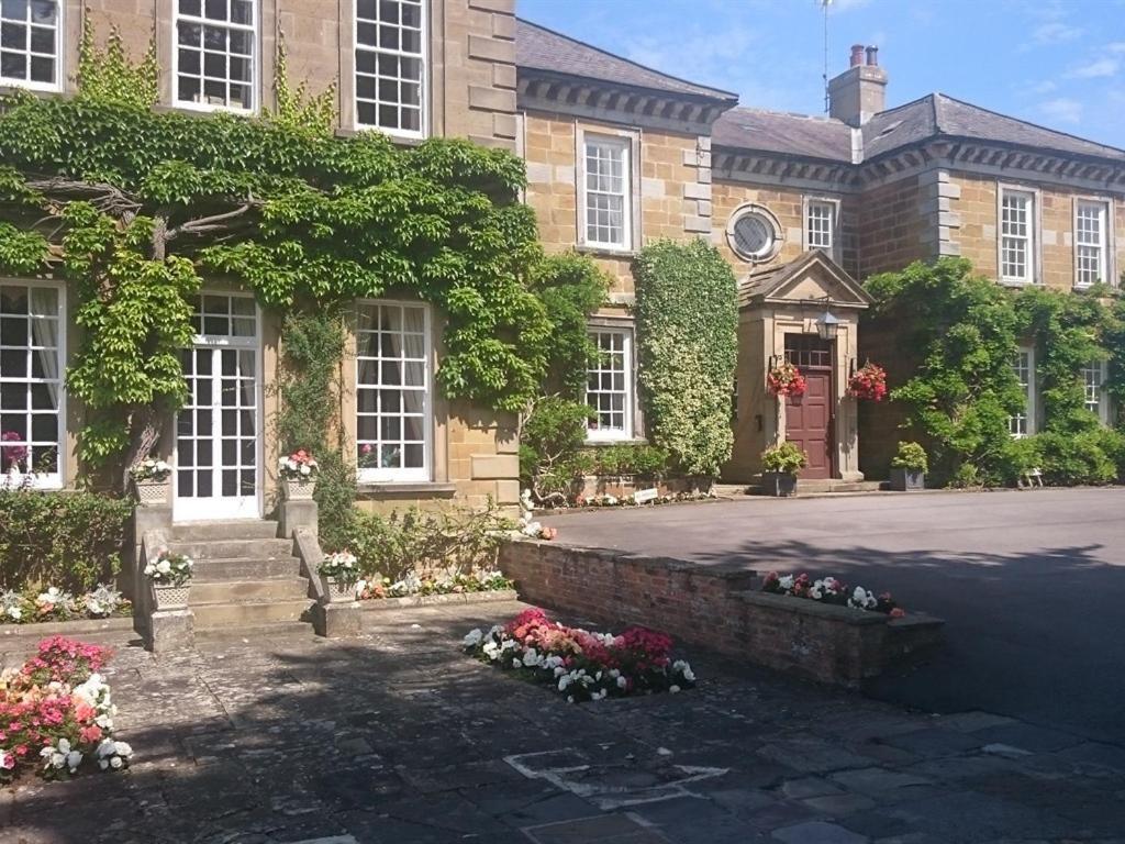 Sutton Hall Resort Thirsk Kültér fotó